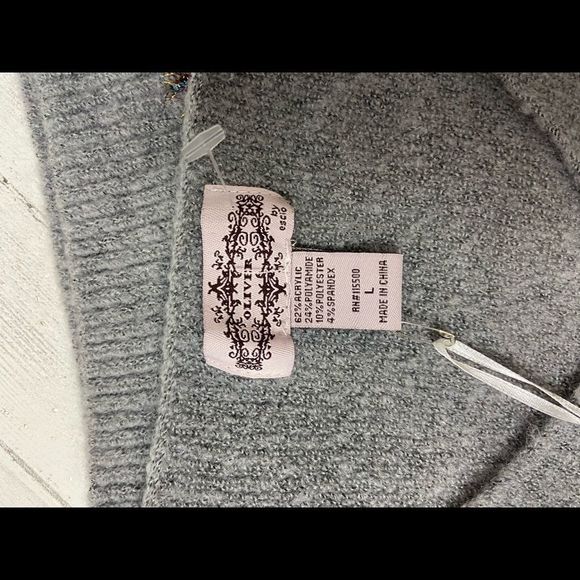 NWT Oliver Grey with Metallic Stripes Sweater - Picture 3 of 5